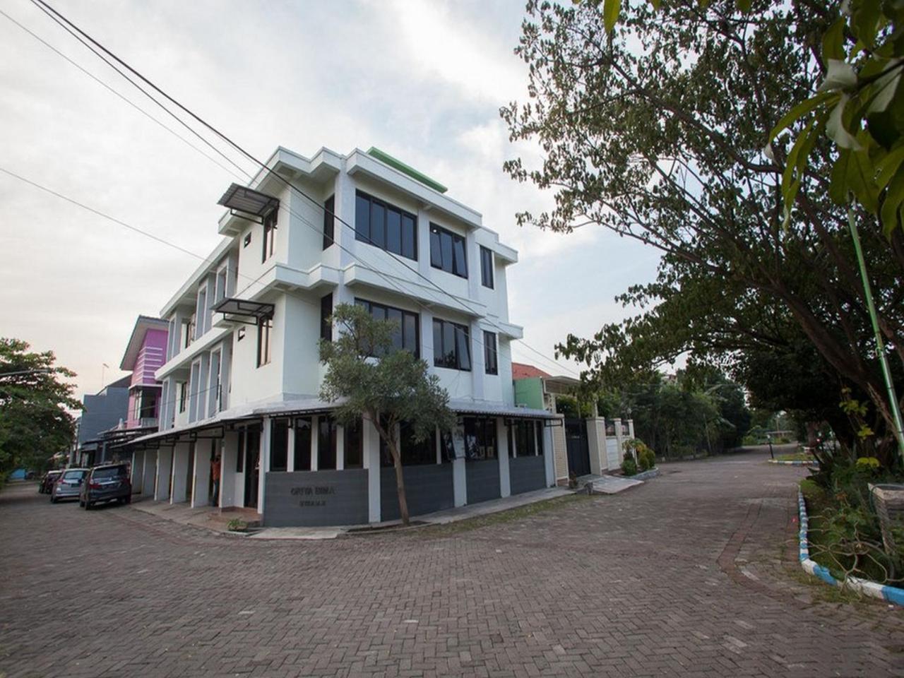 Готель Reddoorz Syariah Near Dbl Arena 2 Сурабая Екстер'єр фото